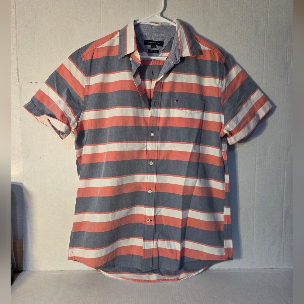 Men's Tommy Hilfiger Striped Button Up Short Sleeve Shirt Size Medium.